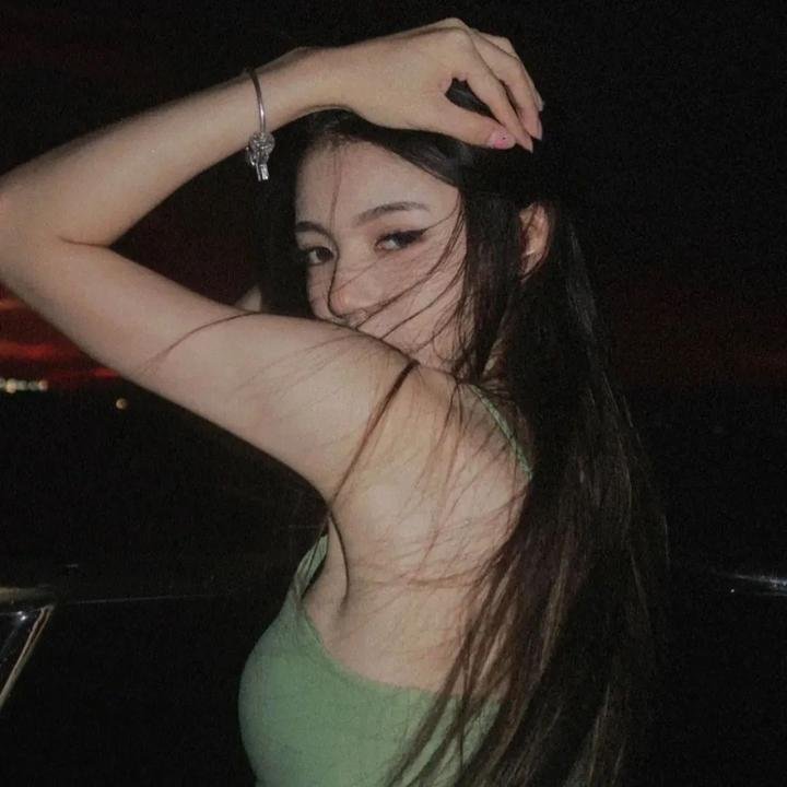 有秘密的她